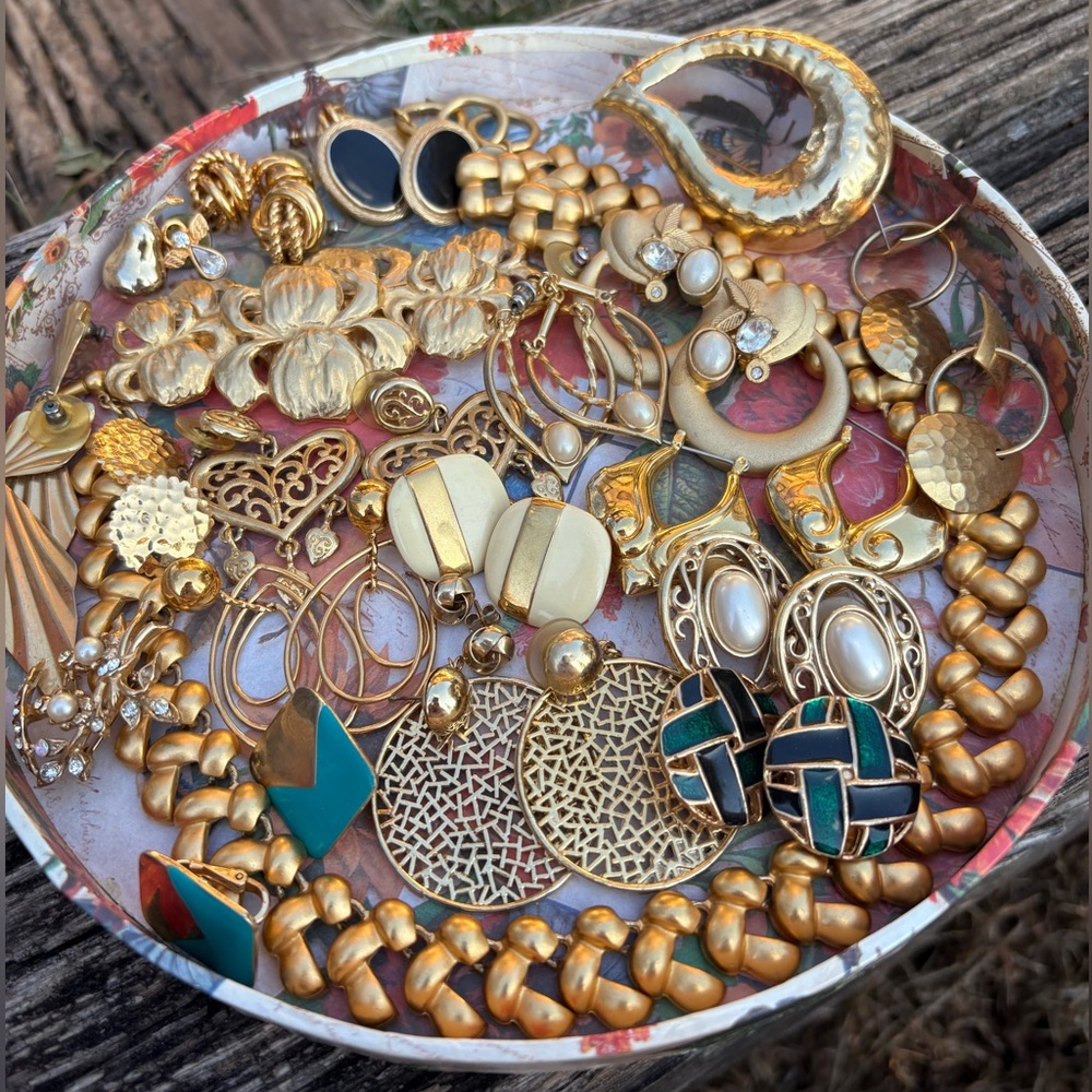 chunky gold signed vintage jewelry lot